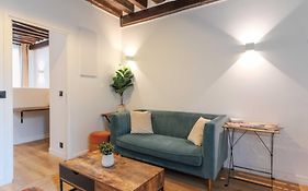 Superb Apartment La Sorbonne Latin Quarter